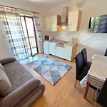 Apartman In 41042 *